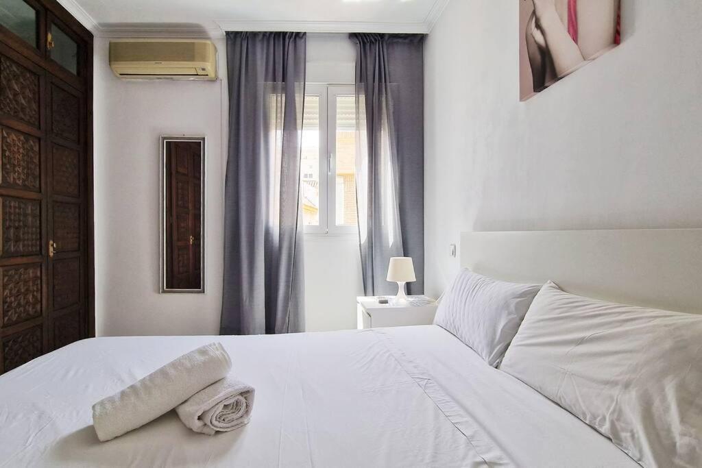 Luminoso Apartamento Centro Triana Apartment Sevilla Bagian luar foto
